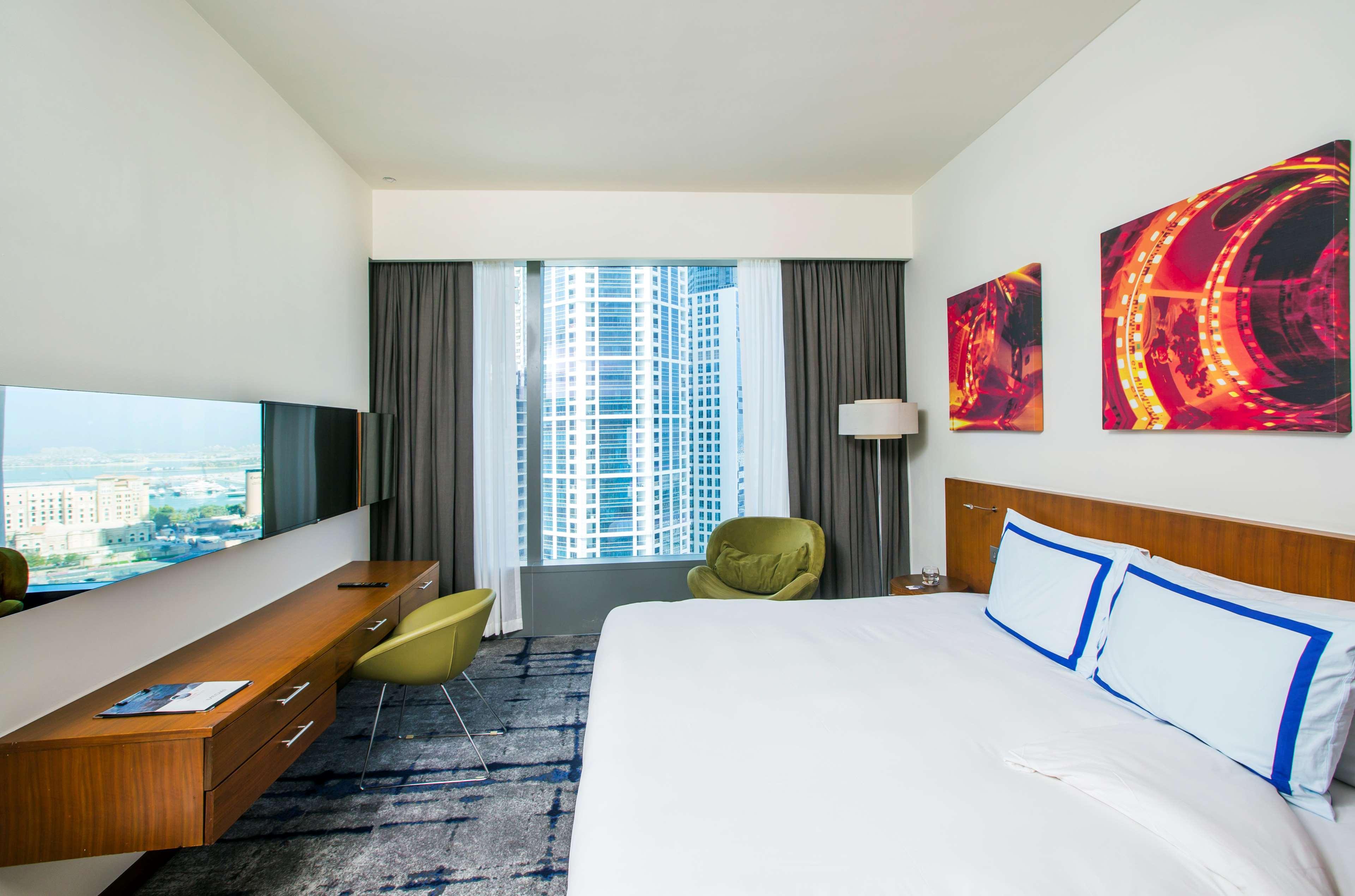 Media One Hotel Dubai Bagian luar foto