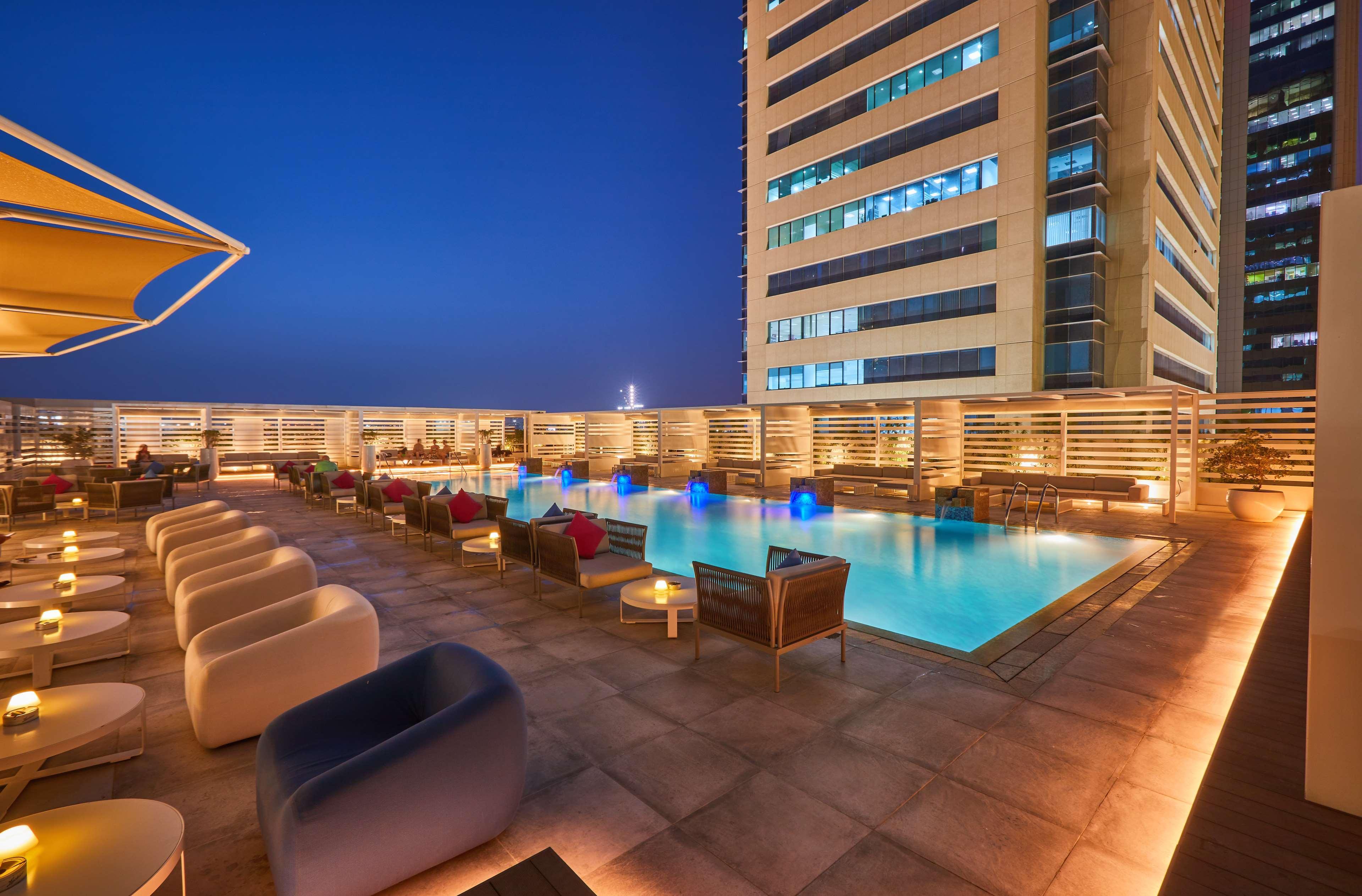 Media One Hotel Dubai Bagian luar foto