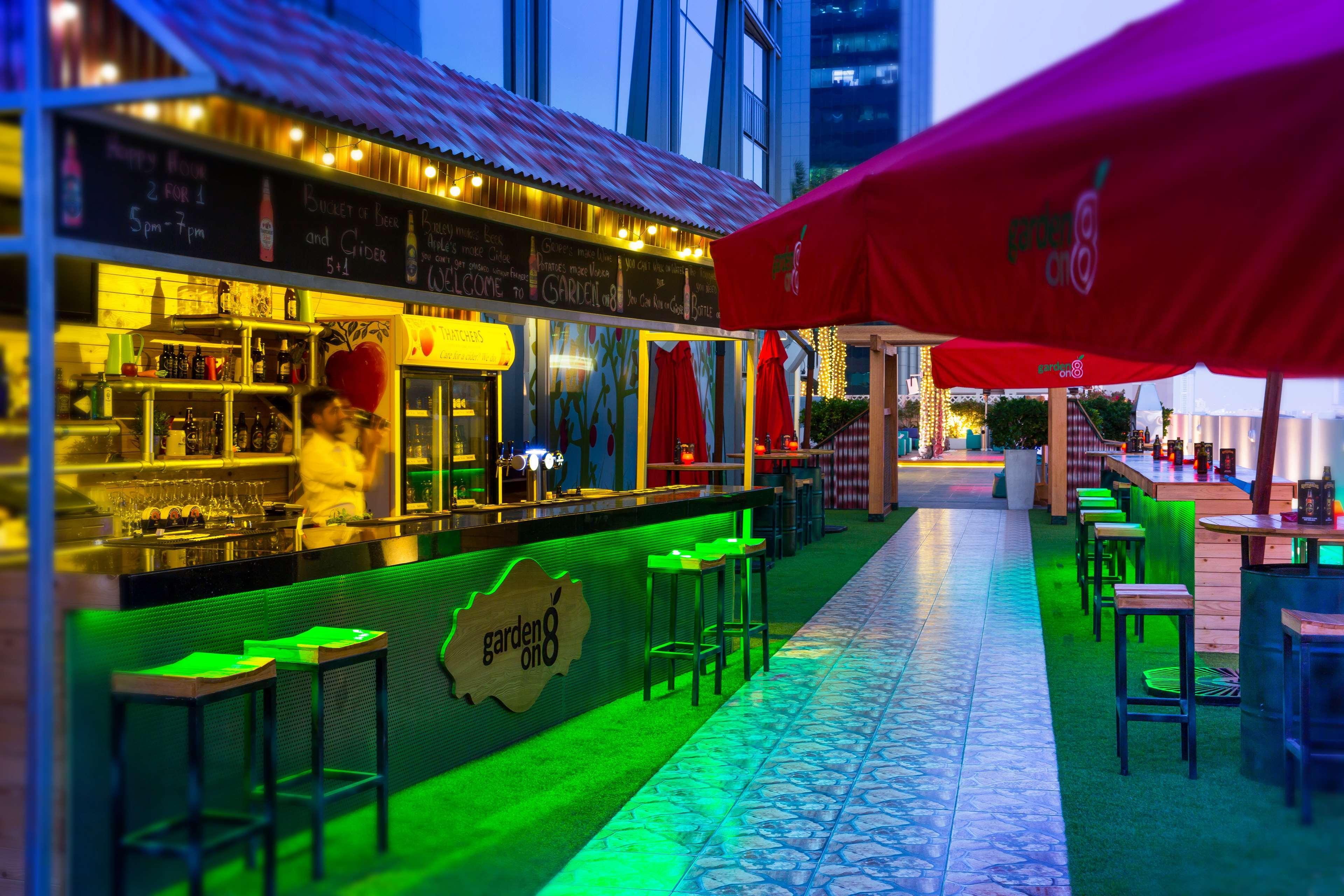 Media One Hotel Dubai Bagian luar foto
