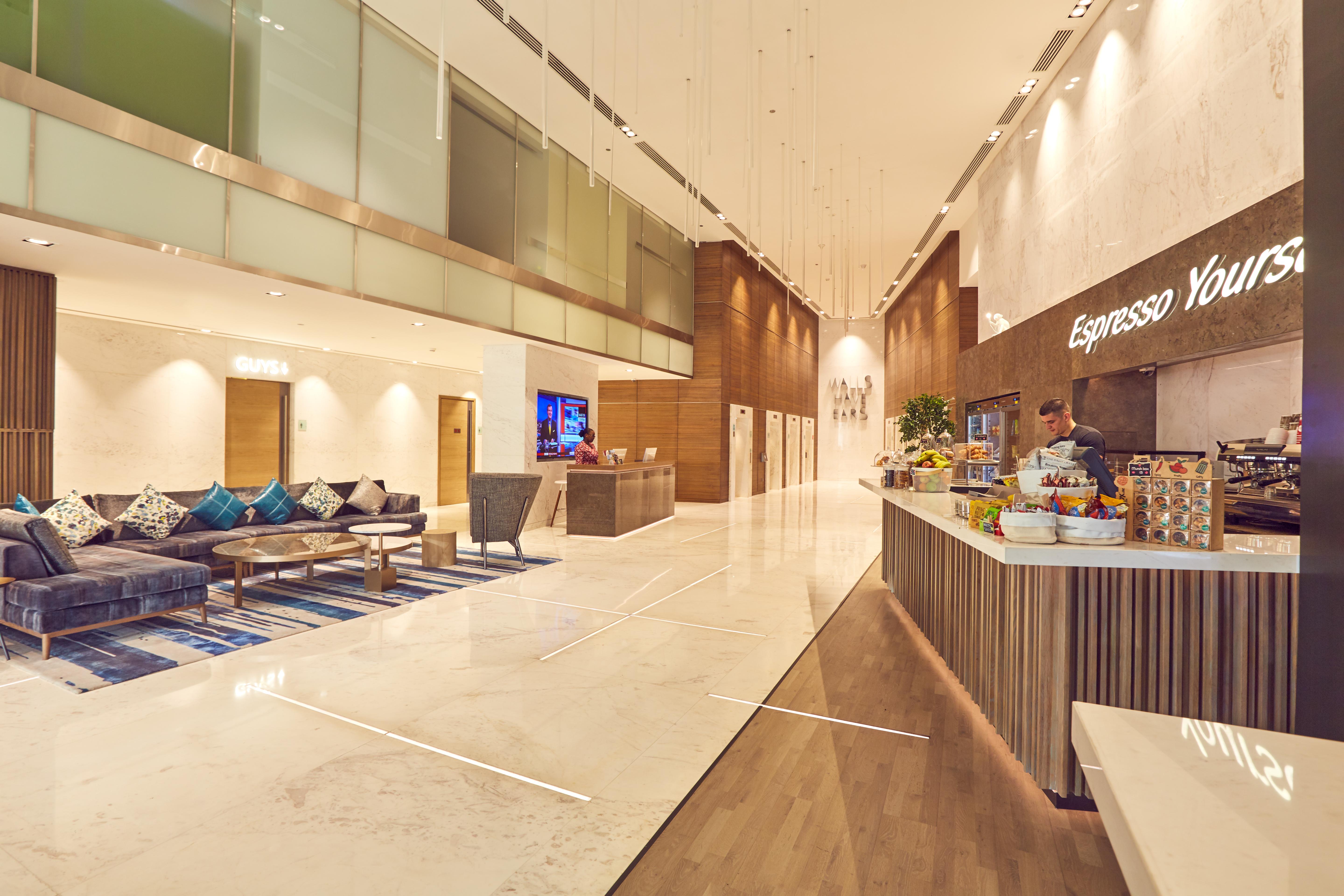 Media One Hotel Dubai Bagian luar foto
