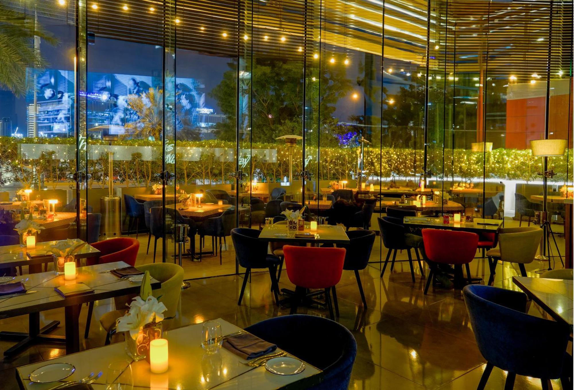 Media One Hotel Dubai Bagian luar foto